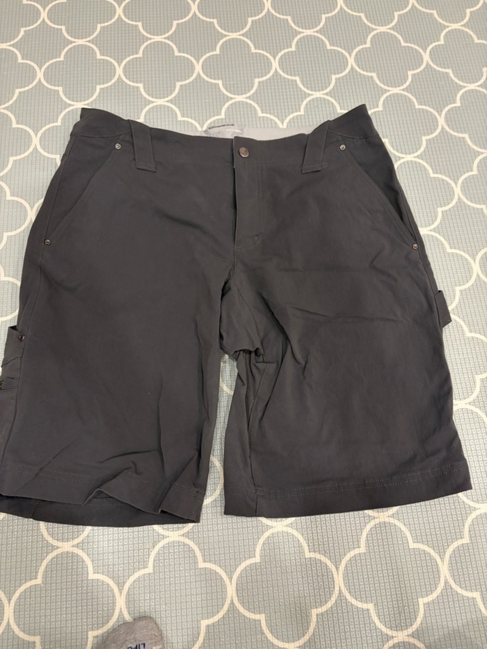 Mountain Hardwear Men's Black Hybrid Outdoor Shorts